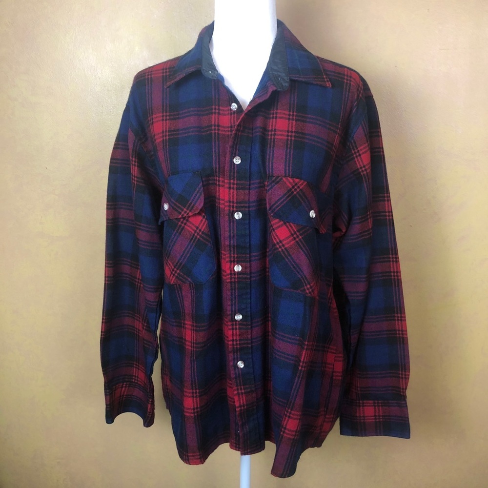 Women’s flannel shirt, size large